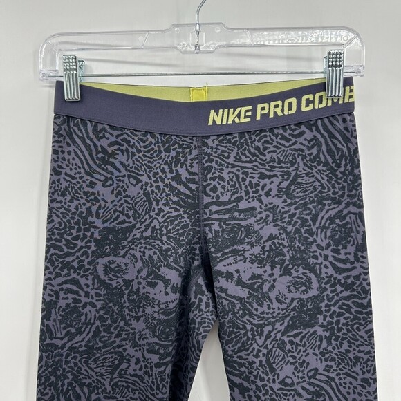 NIKE Pro Combat Women's Purple Animal Print Cropped Workout Leggings Size Medium - Picture 3 of 6
